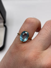 Load image into Gallery viewer, 9ct gold synthetic spinel ring

