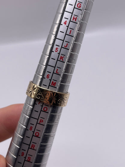 9ct gold patterned band