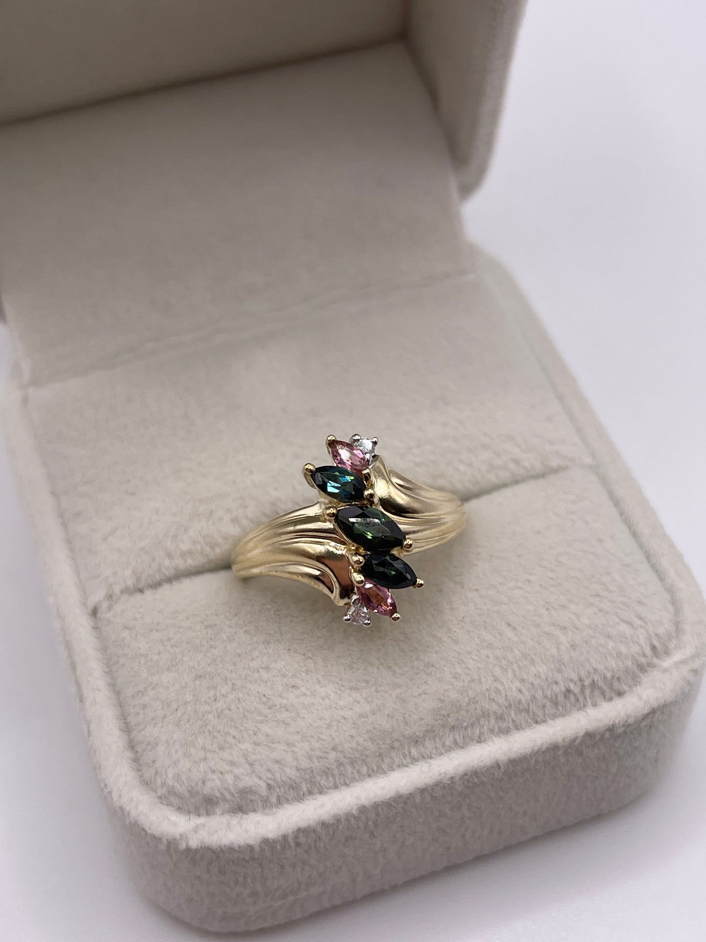 9ct gold sapphire ring
