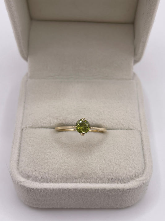 9ct gold quartz ring