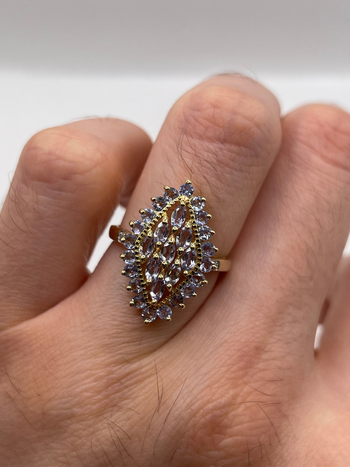 9ct gold tanzanite and diamond ring