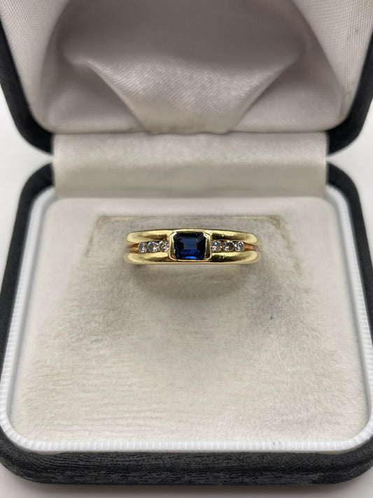 18ct gold sapphire and diamond ring