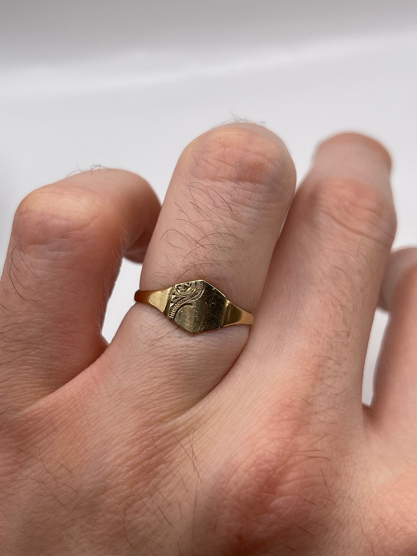 9ct gold signet ring