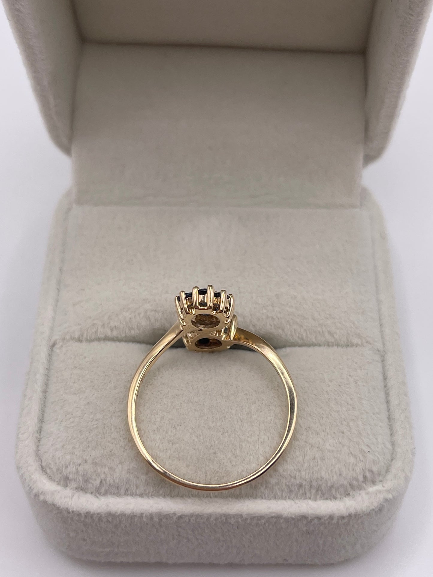 9ct gold sapphire cluster ring