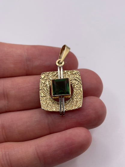 9ct gold paste pendant