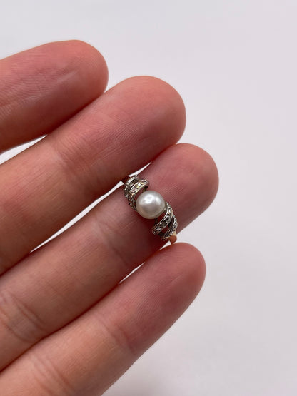 9ct gold pearl and diamond ring