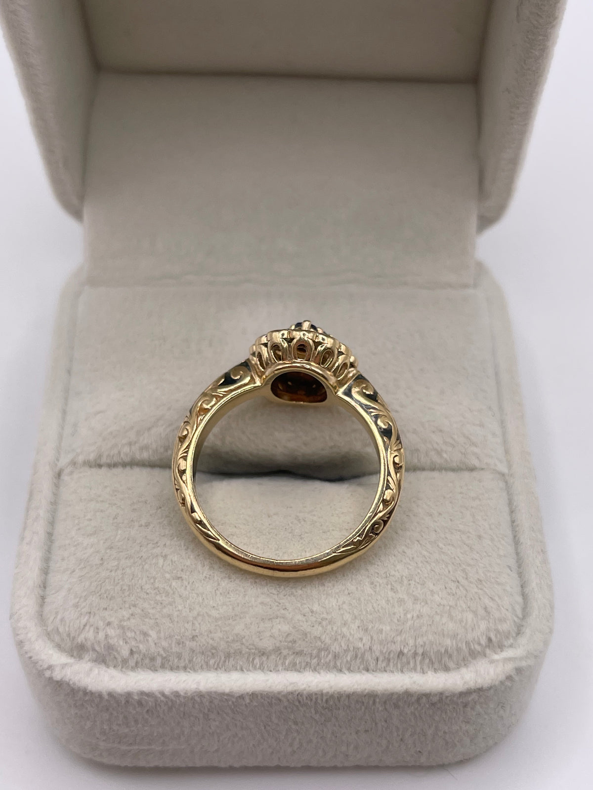 14ct gold sapphire and diamond ring