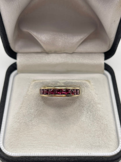 9ct gold garnet ring