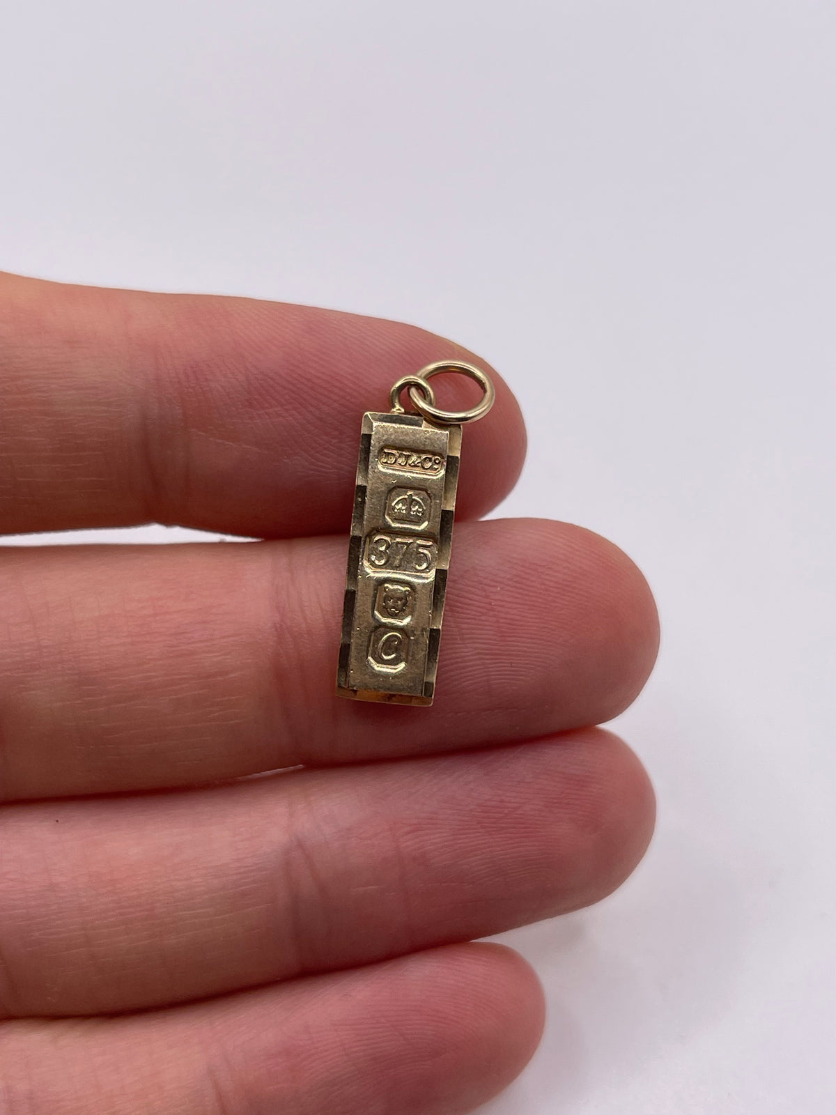 9ct gold ingot pendant