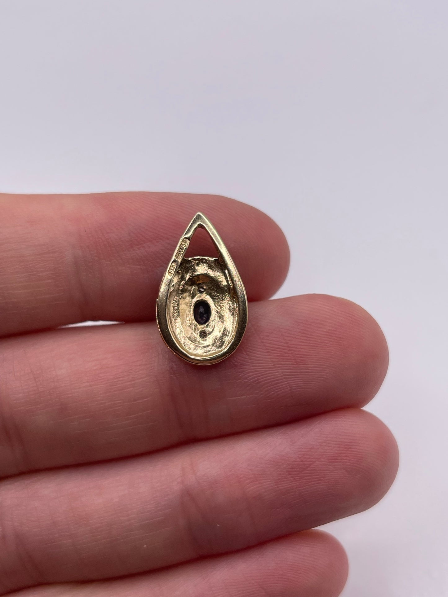 9ct gold sapphire and diamond pendant