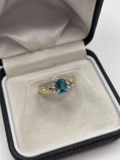 9ct gold blue topaz and diamond ring