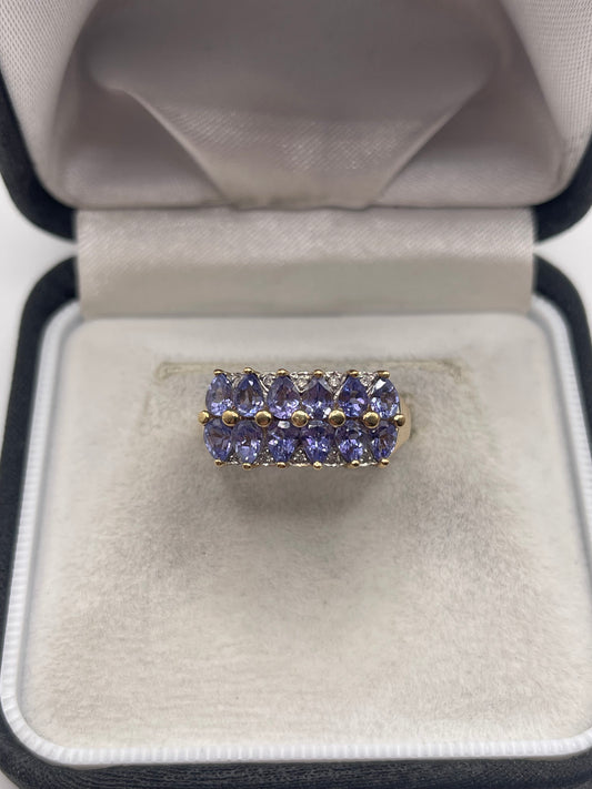 9ct gold tanzanite and diamond ring
