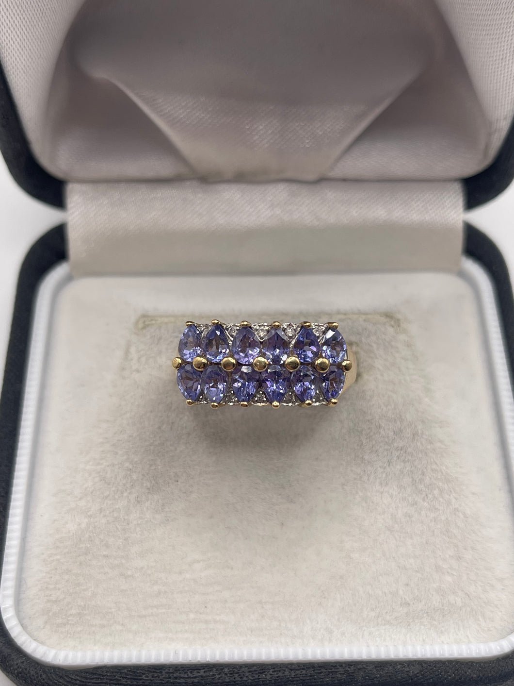 9ct gold tanzanite and diamond ring