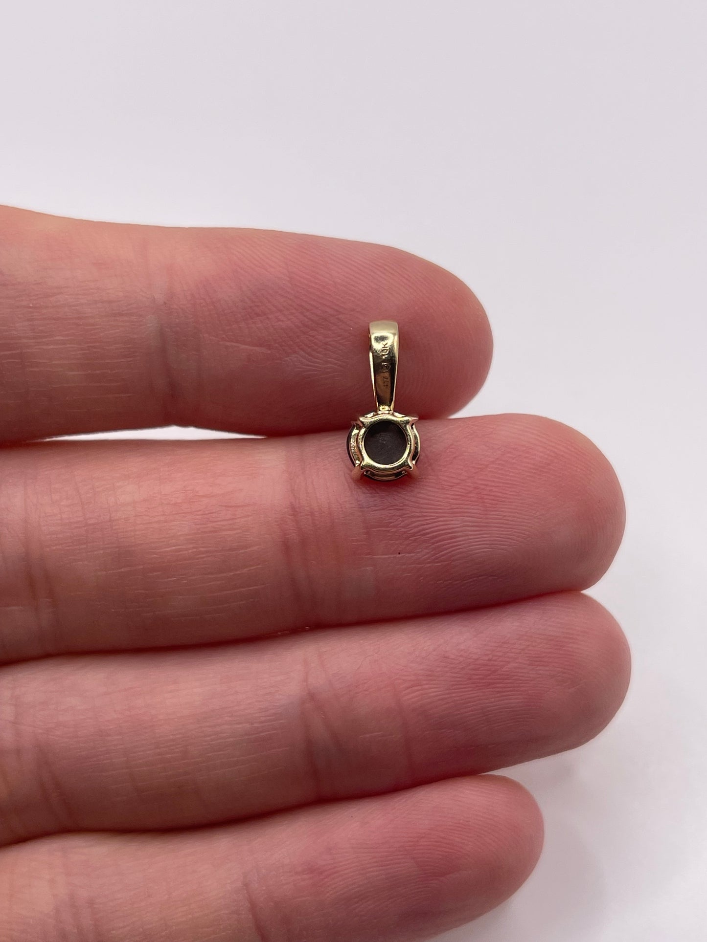 9ct gold black opal doublet pendant