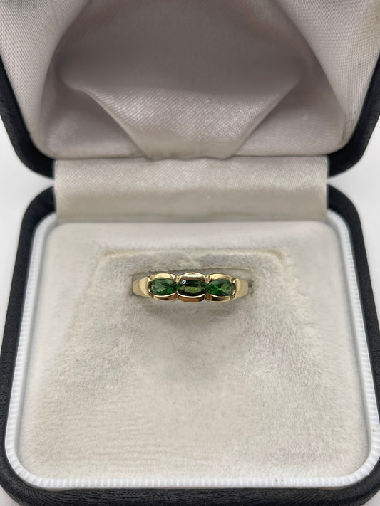 9ct gold diopside ring