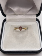 Load image into Gallery viewer, 9ct gold quartz ring
