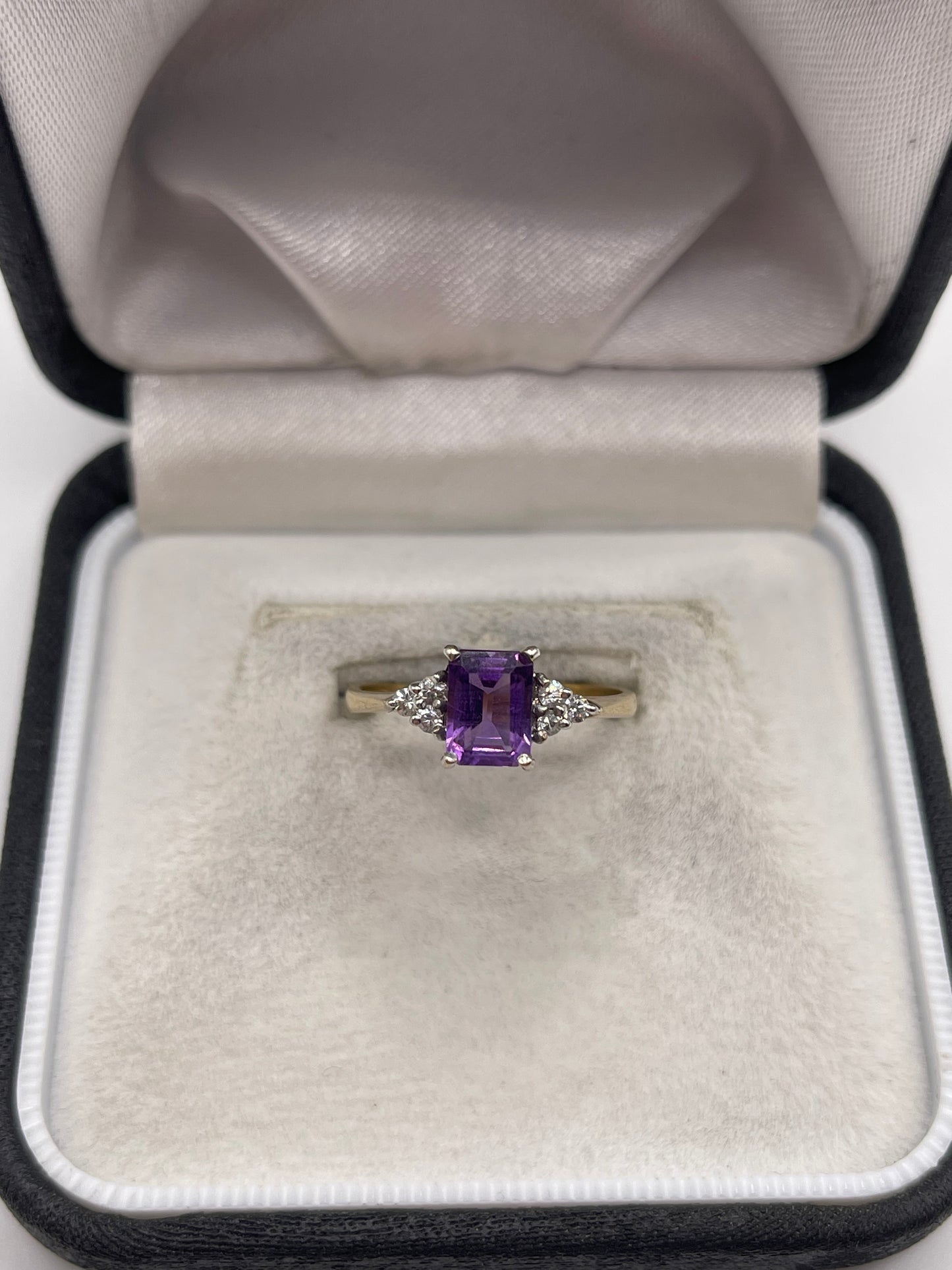 9ct gold amethyst and cz ring