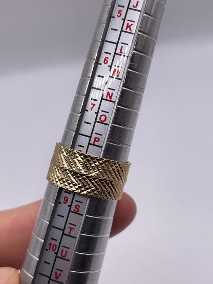 9ct gold patterned band