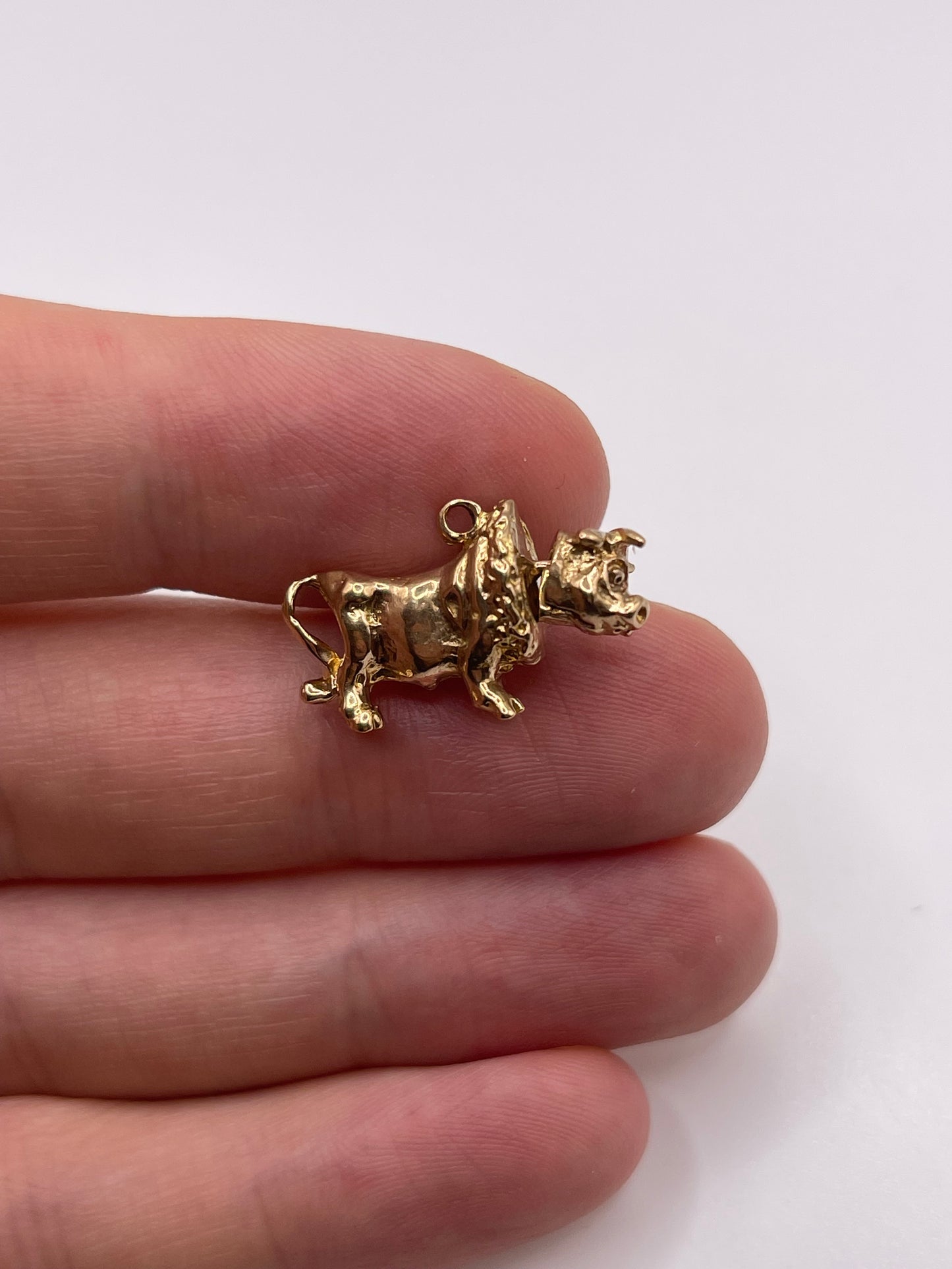 9ct gold bull charm