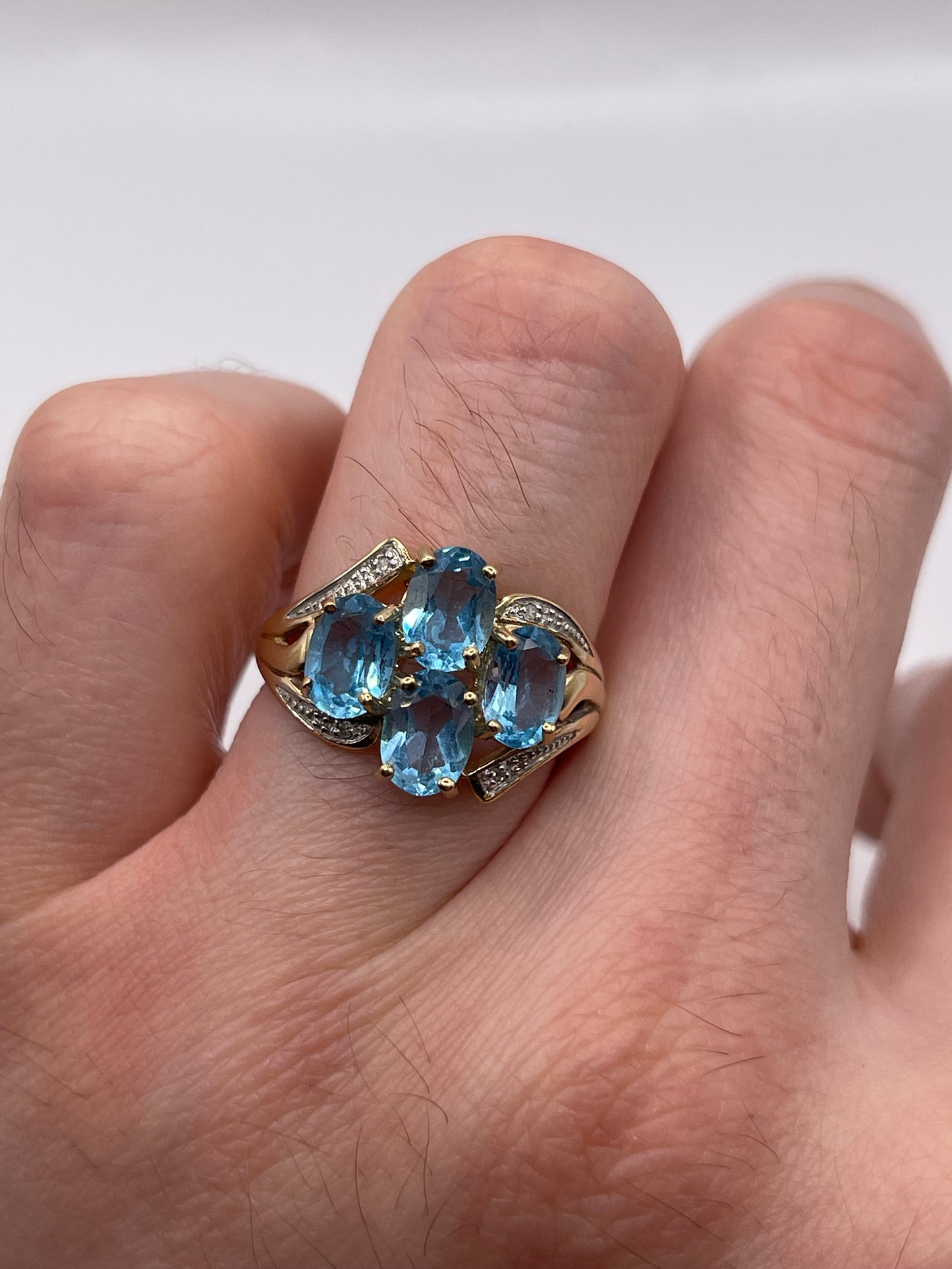 9ct gold topaz and diamond ring