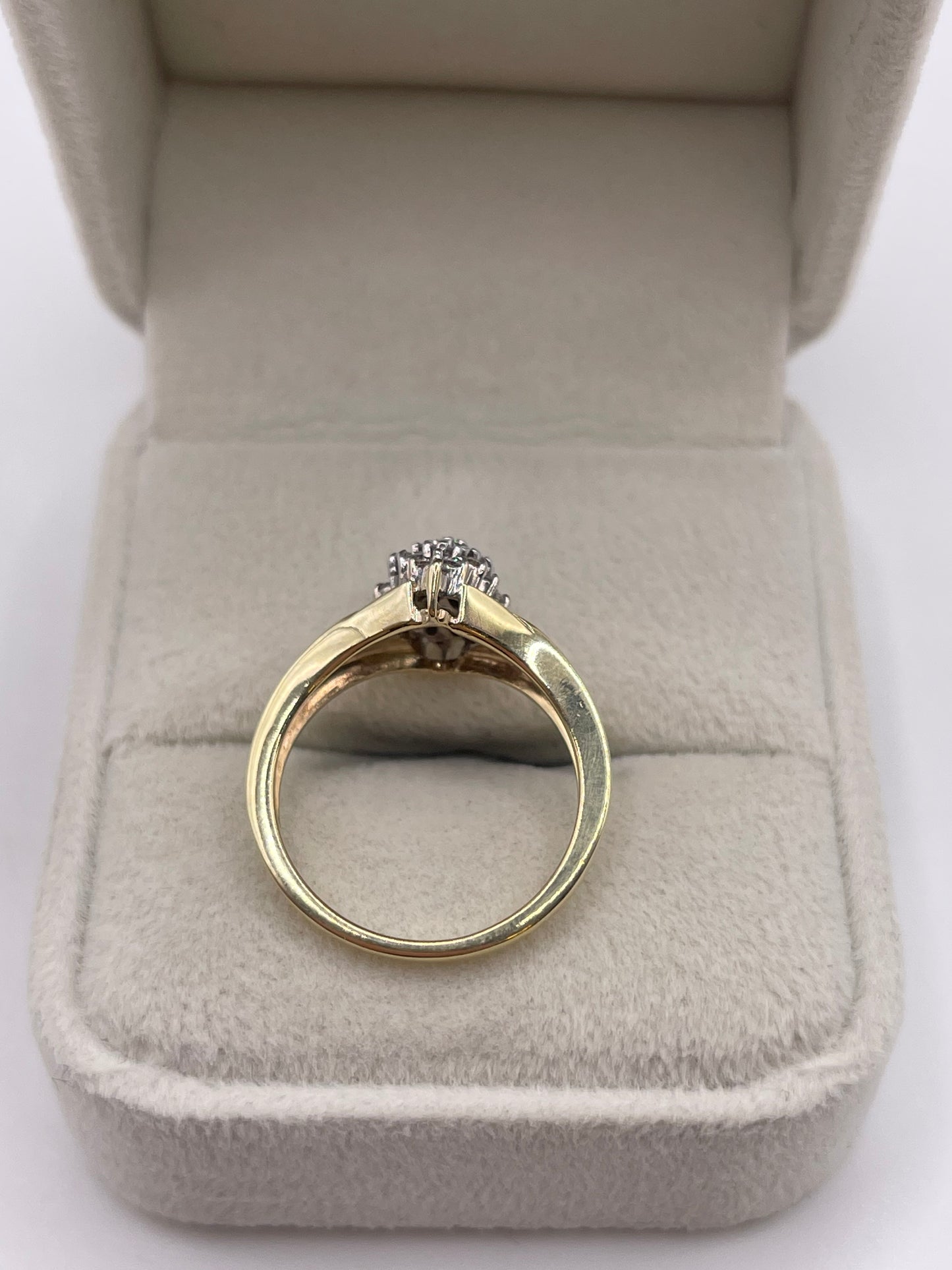 9ct gold diamond cluster ring