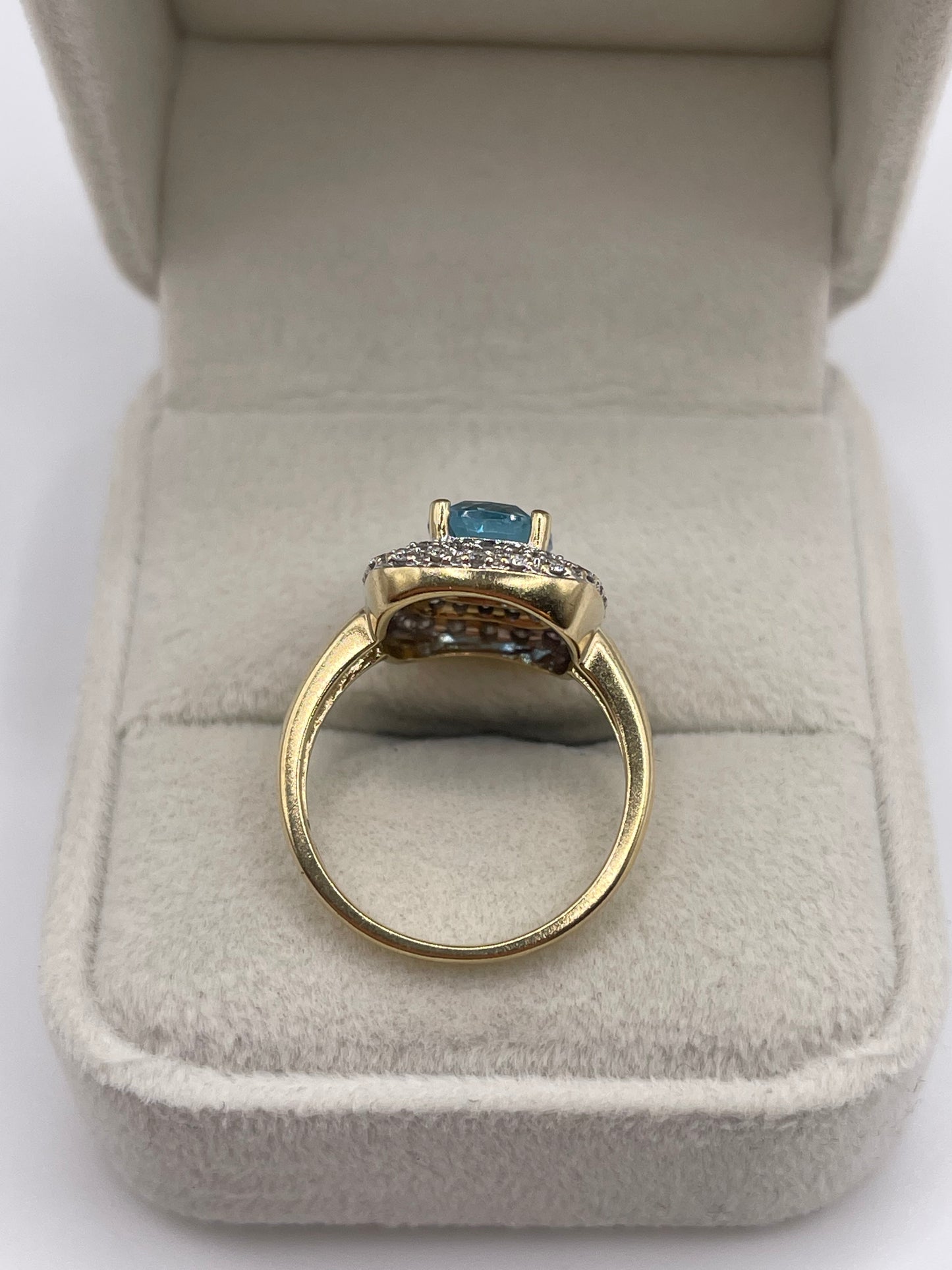 9ct gold topaz and diamond ring