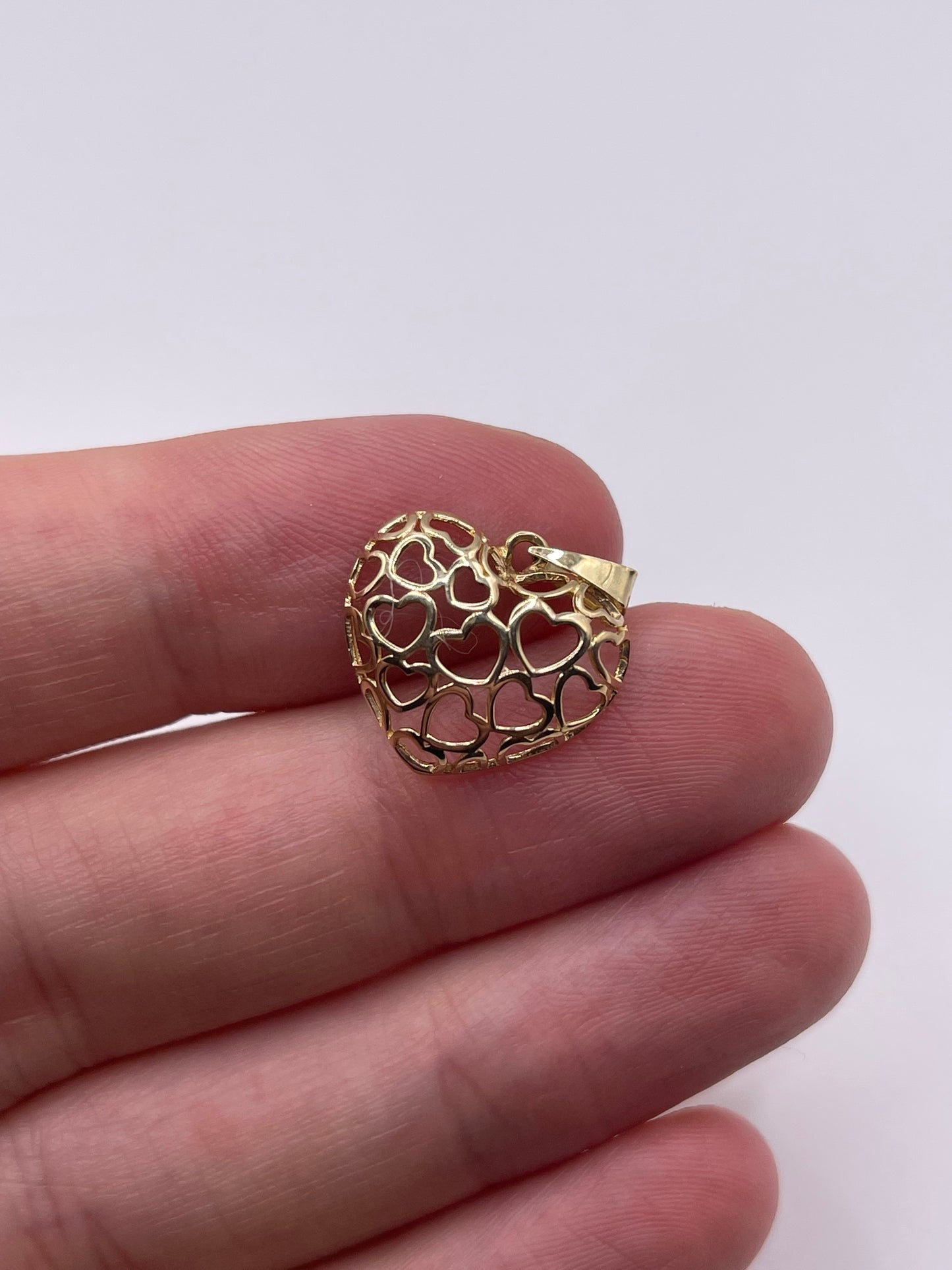 9ct gold heart pendant
