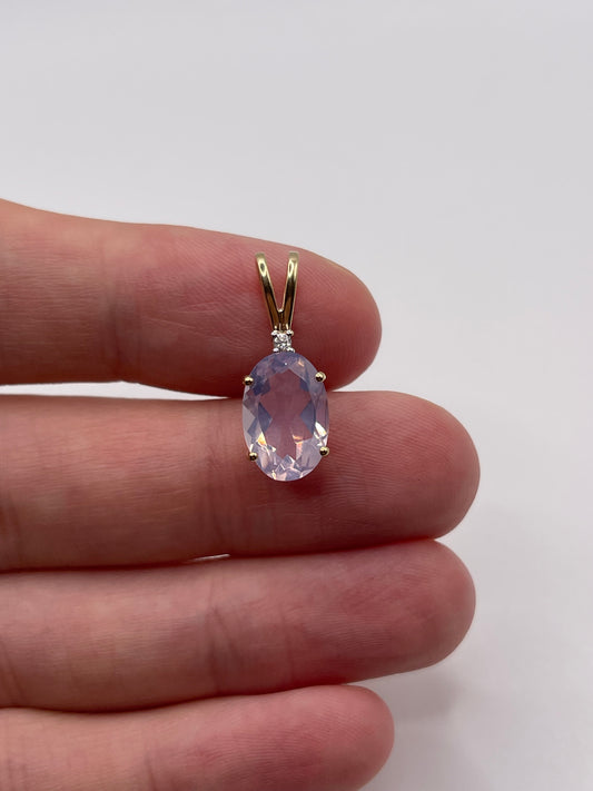 9ct gold quartz pendant