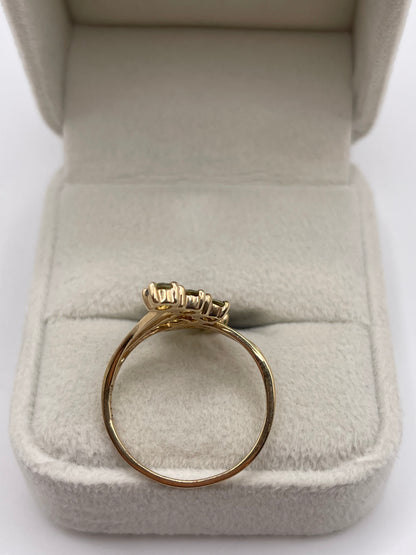 9ct gold quartz ring