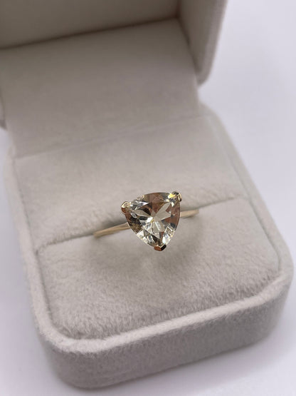 9ct gold quartz ring