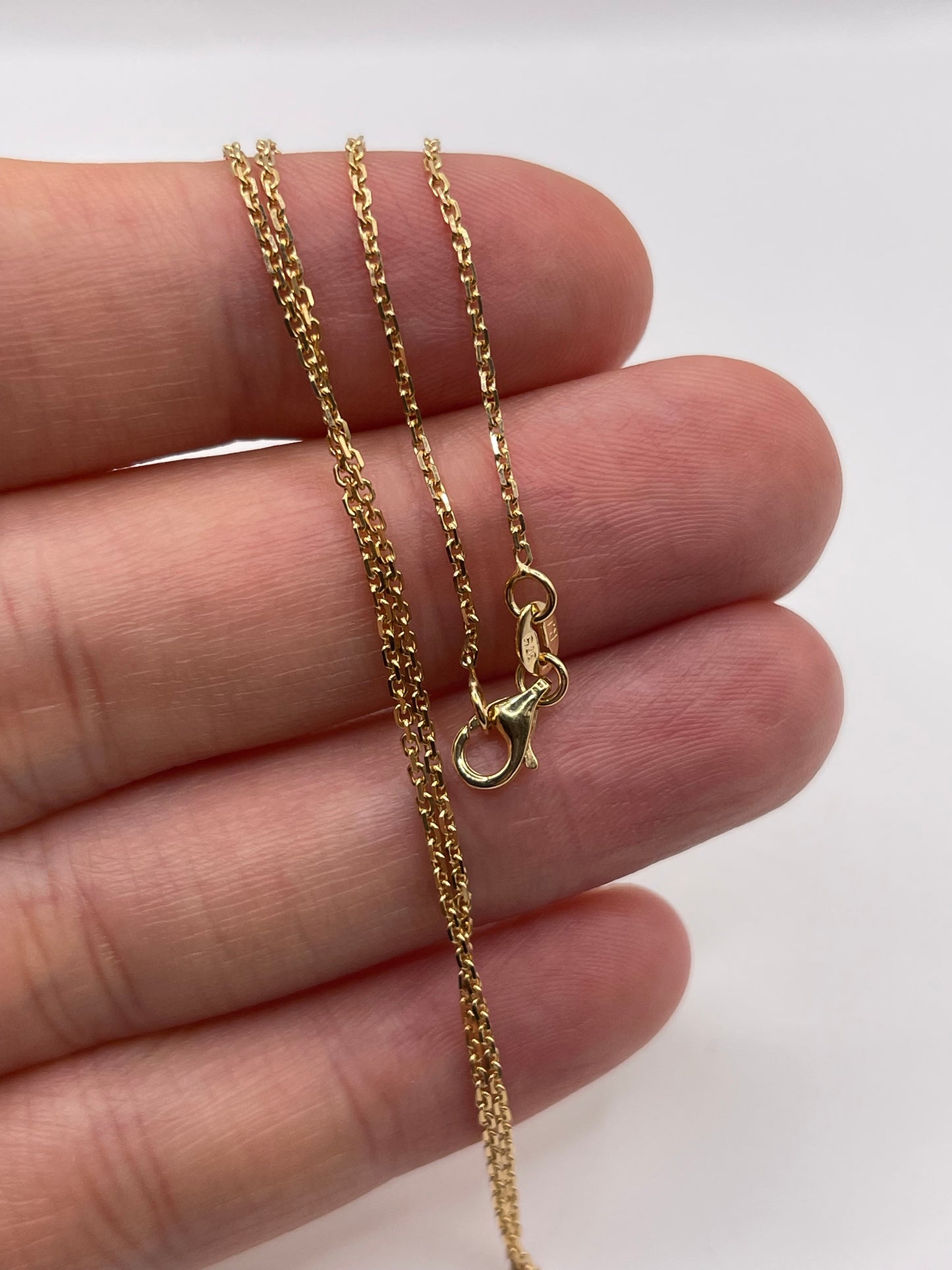 9ct gold chain I