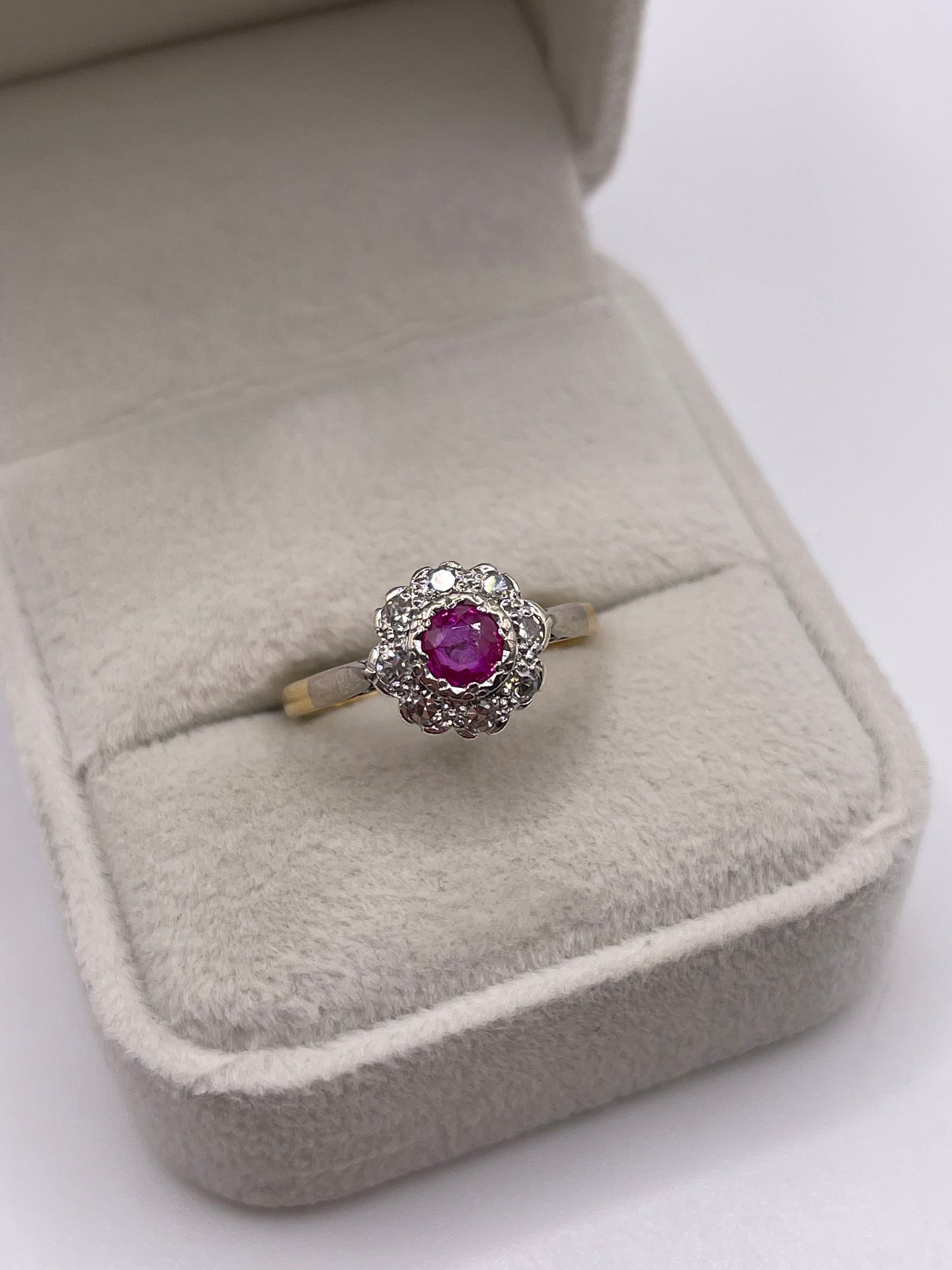 18ct gold platinum ruby and diamond ring