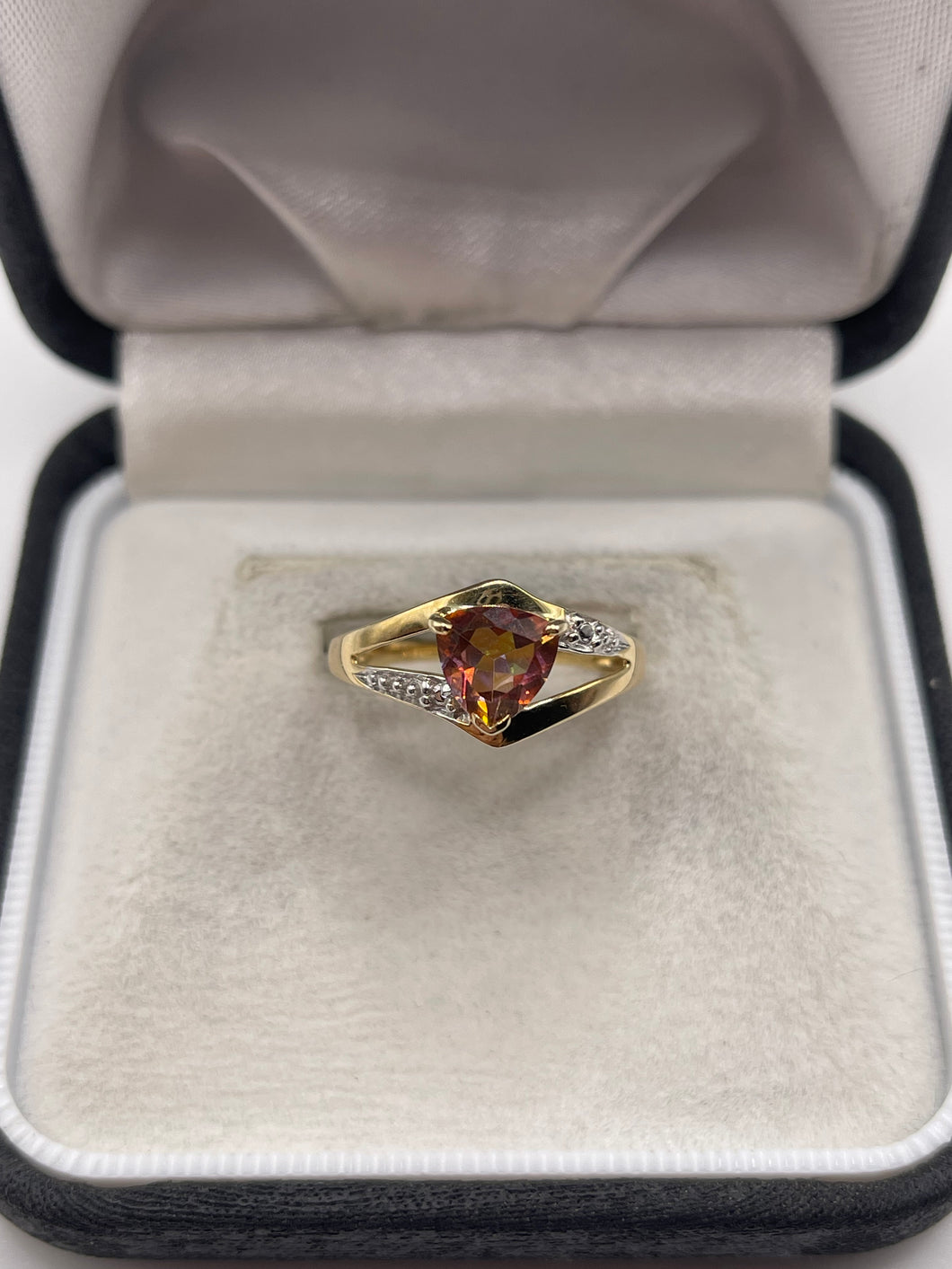 9ct gold topaz ring