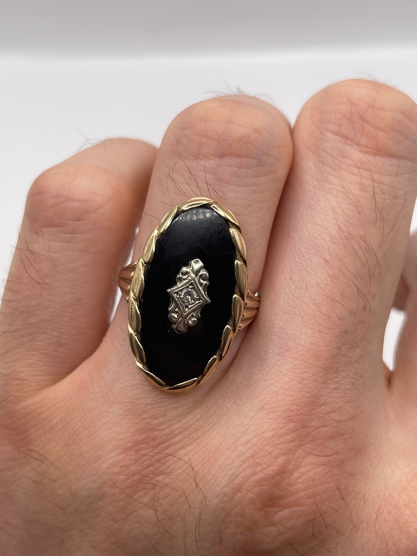 9ct gold onyx and diamond ring