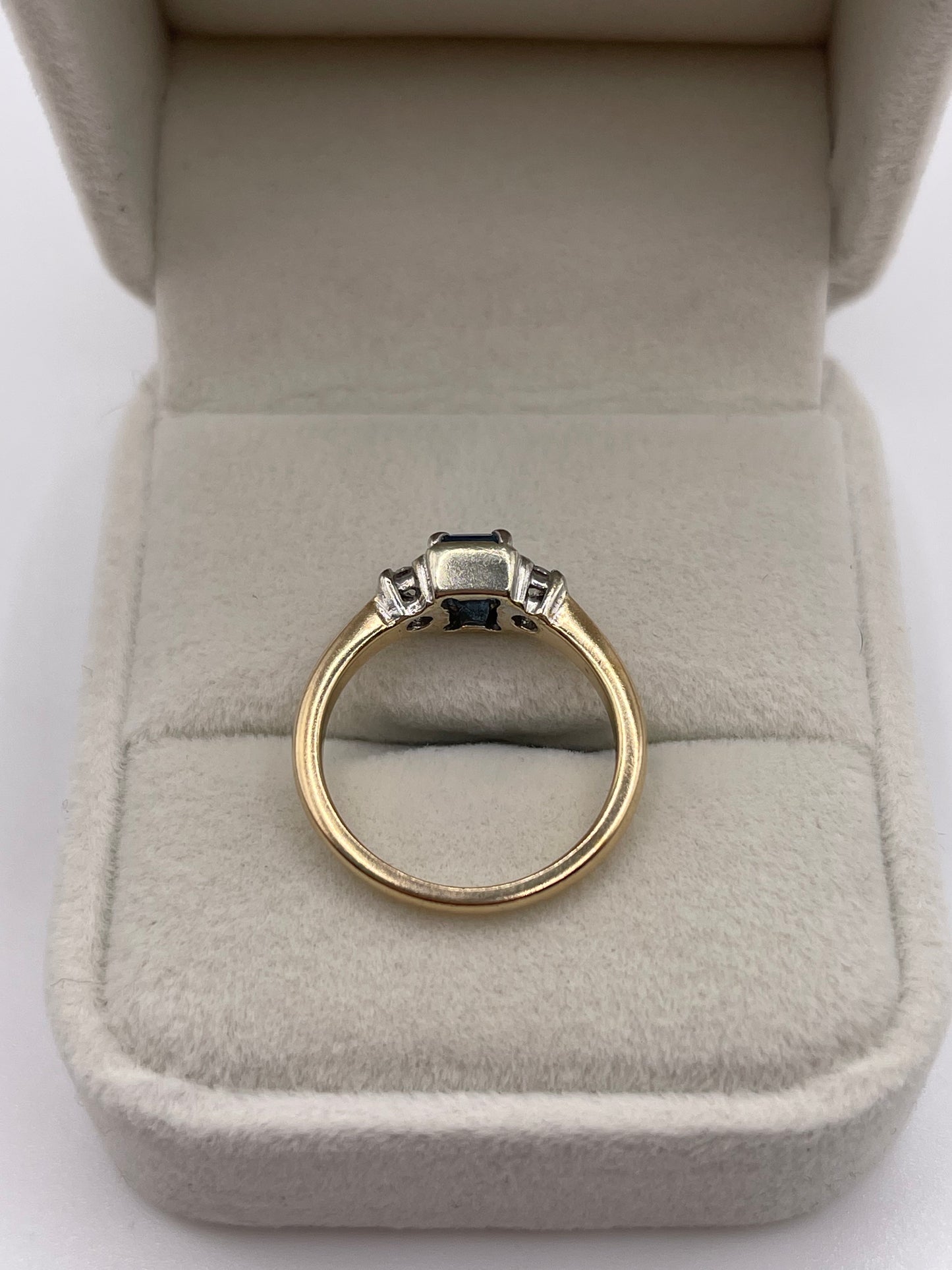 9ct gold topaz and diamond ring