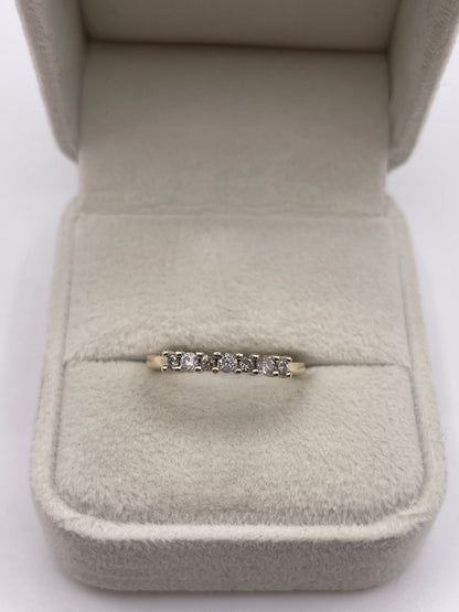 9ct gold diamond ring