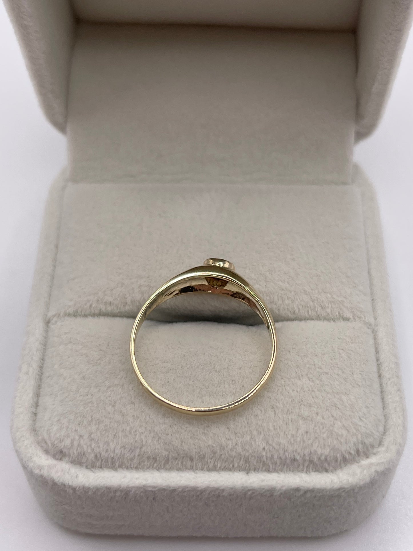 9ct gold garnet gypsy ring