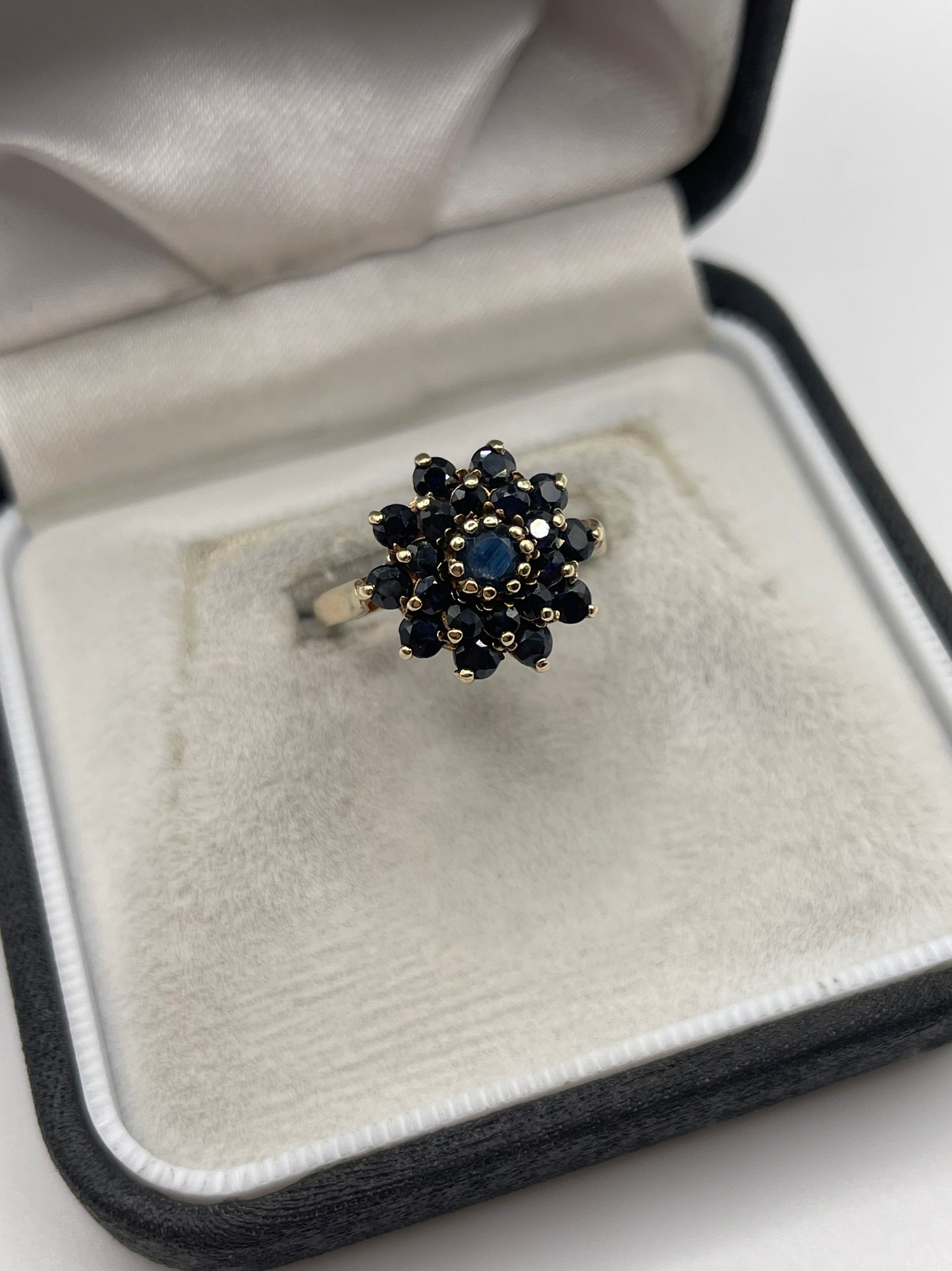 9ct gold sapphire cluster ring