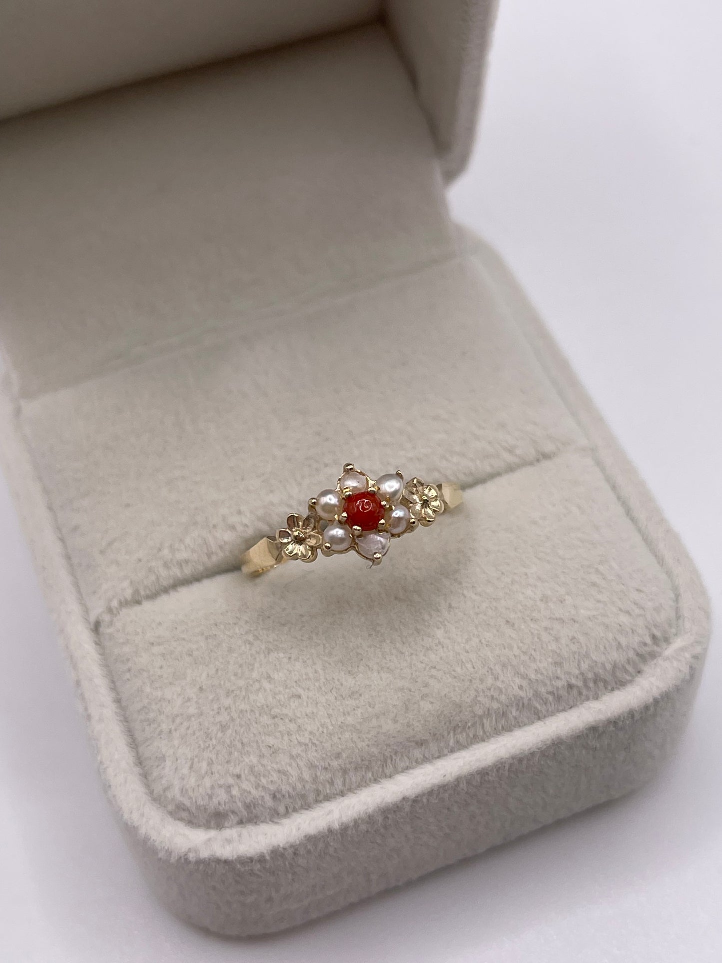 9ct gold coral and pearl ring
