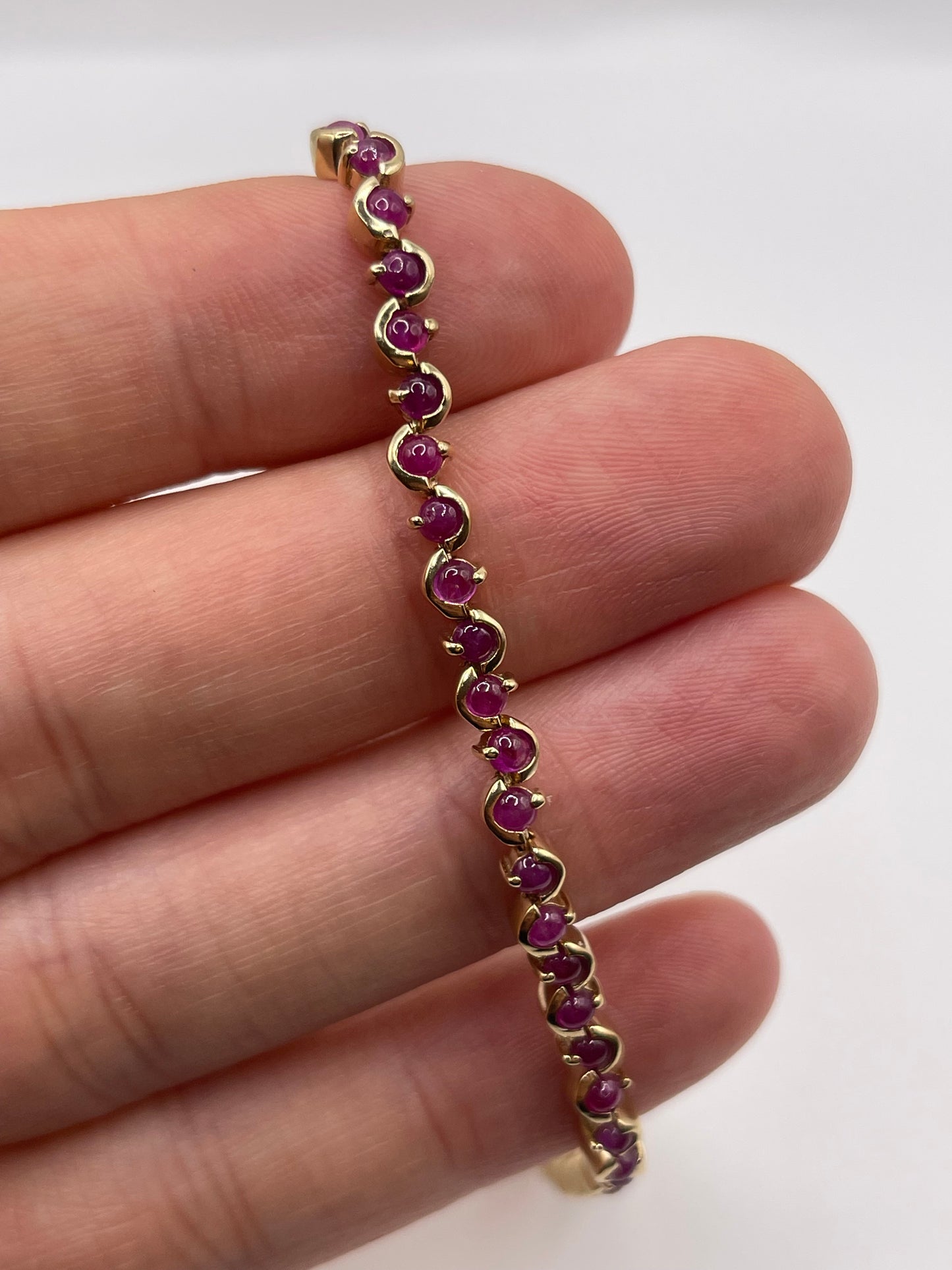 9ct gold cabochon ruby bracelet