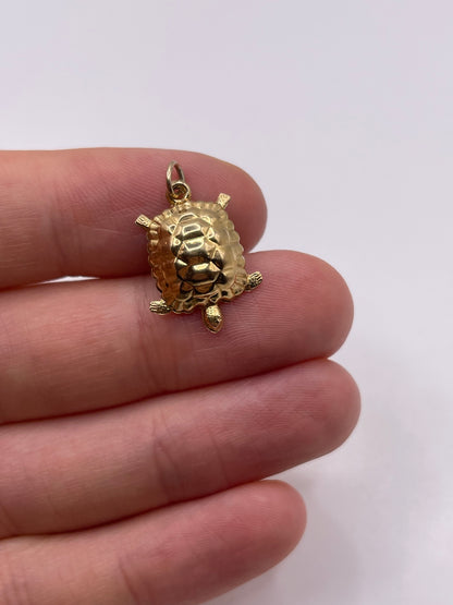 9ct gold turtle charm
