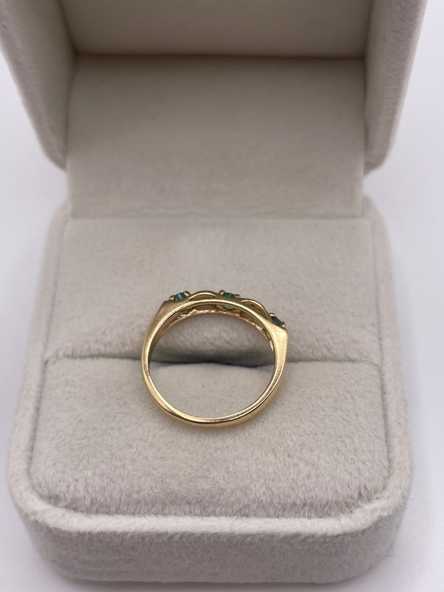 9ct gold emerald ring