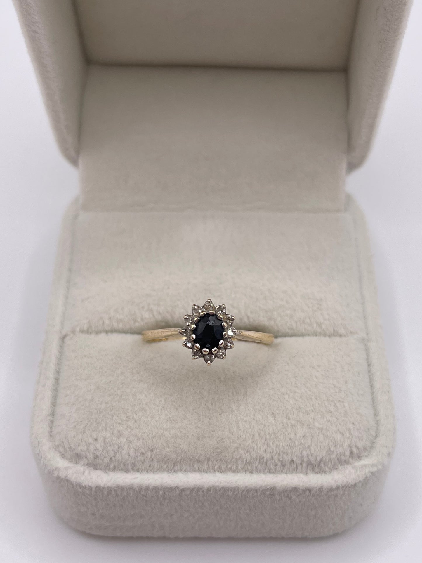 9ct gold sapphire and diamond ring