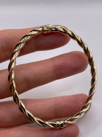 9ct gold bangle