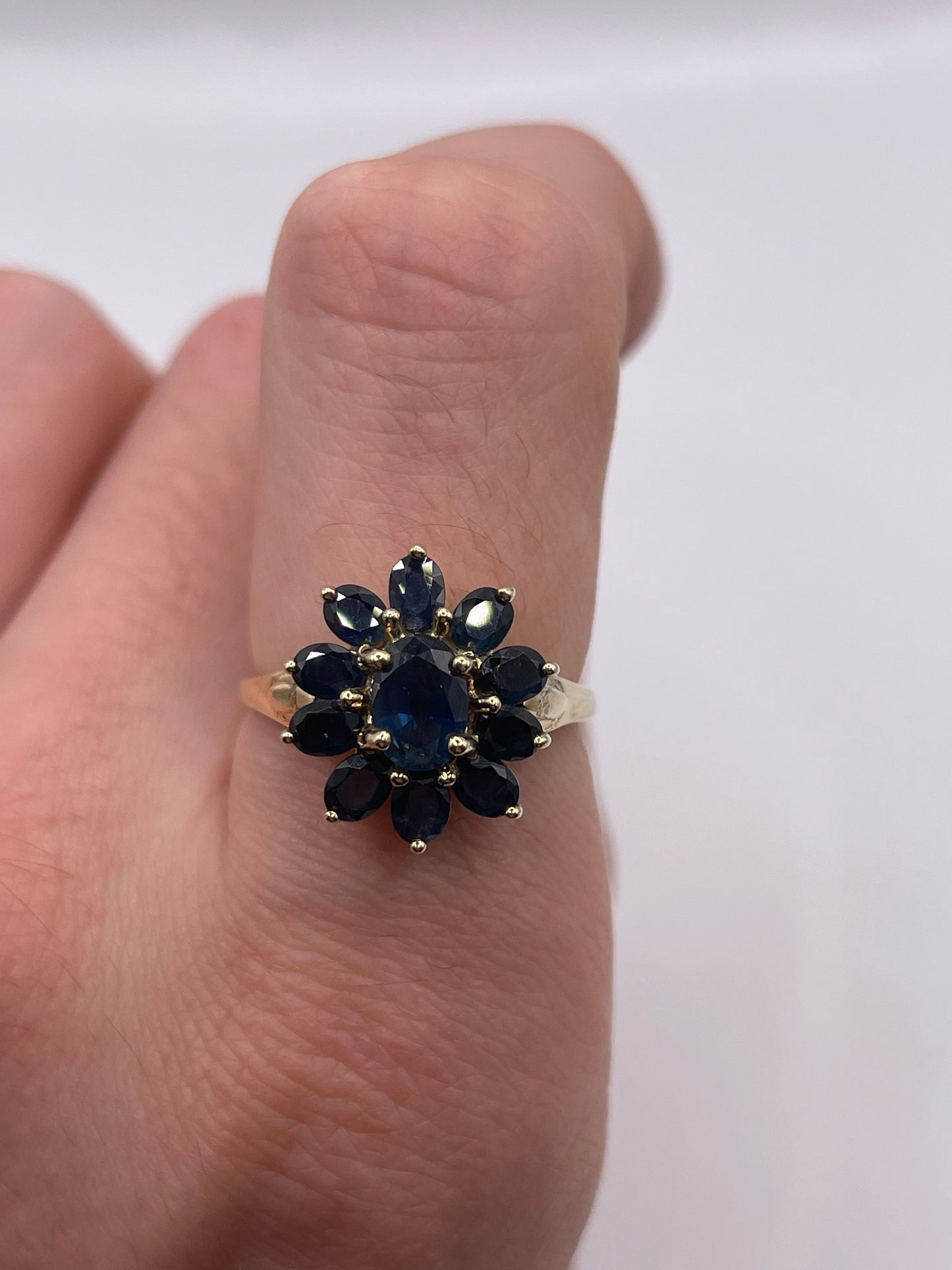 9ct gold sapphire cluster ring