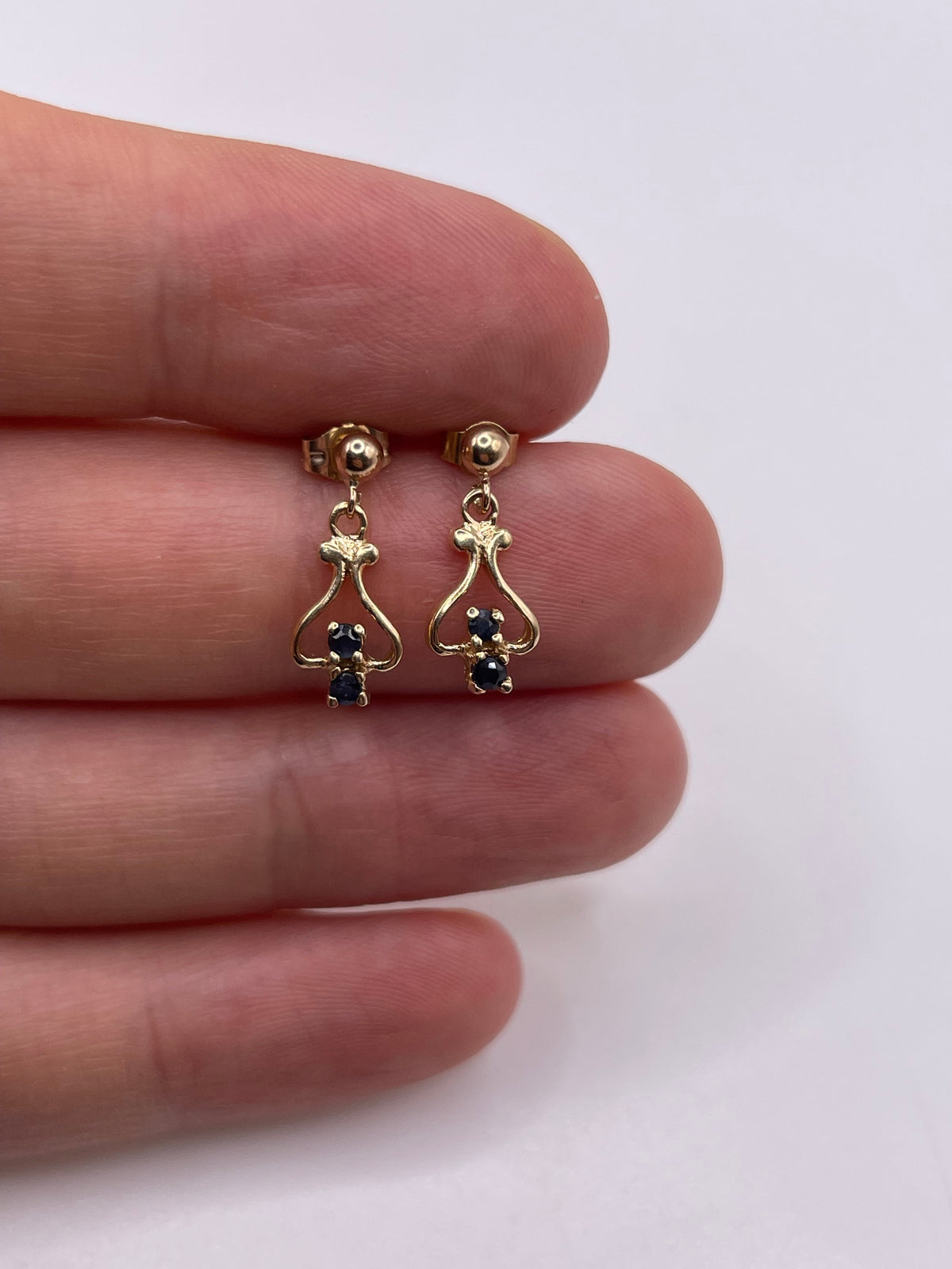 9ct gold sapphire earrings