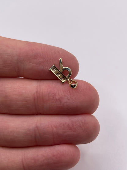 9ct gold diamond initial R pendant
