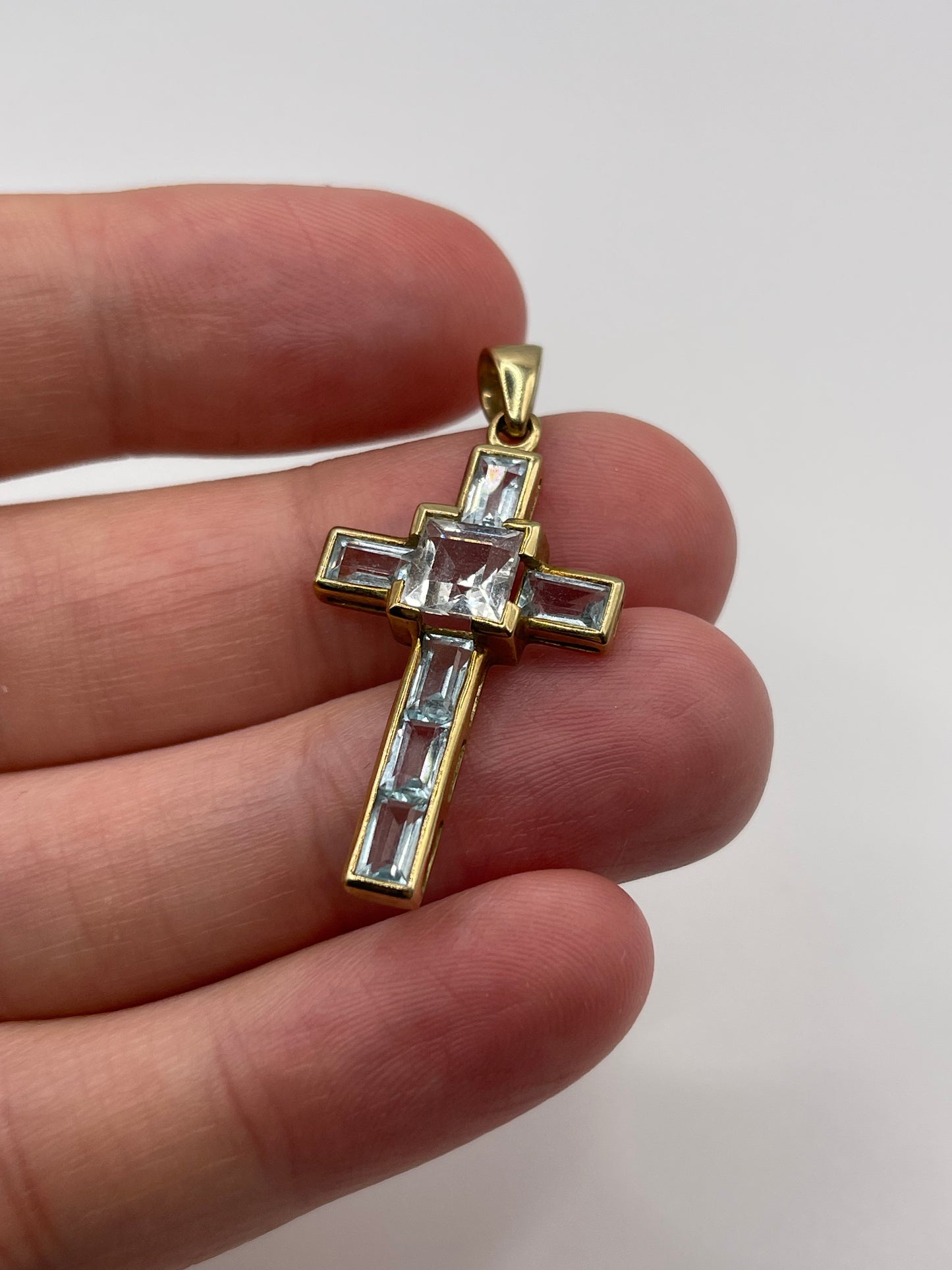 9ct gold topaz cross pendant