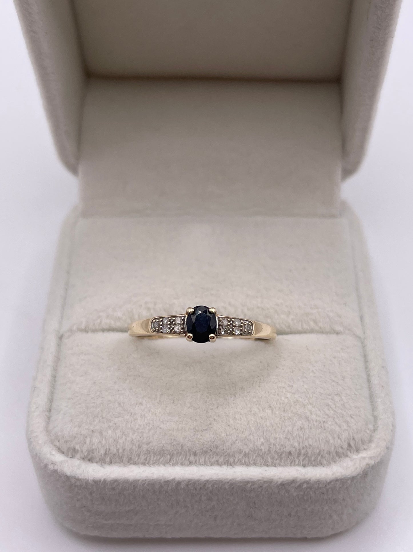 9ct gold sapphire and diamond ring