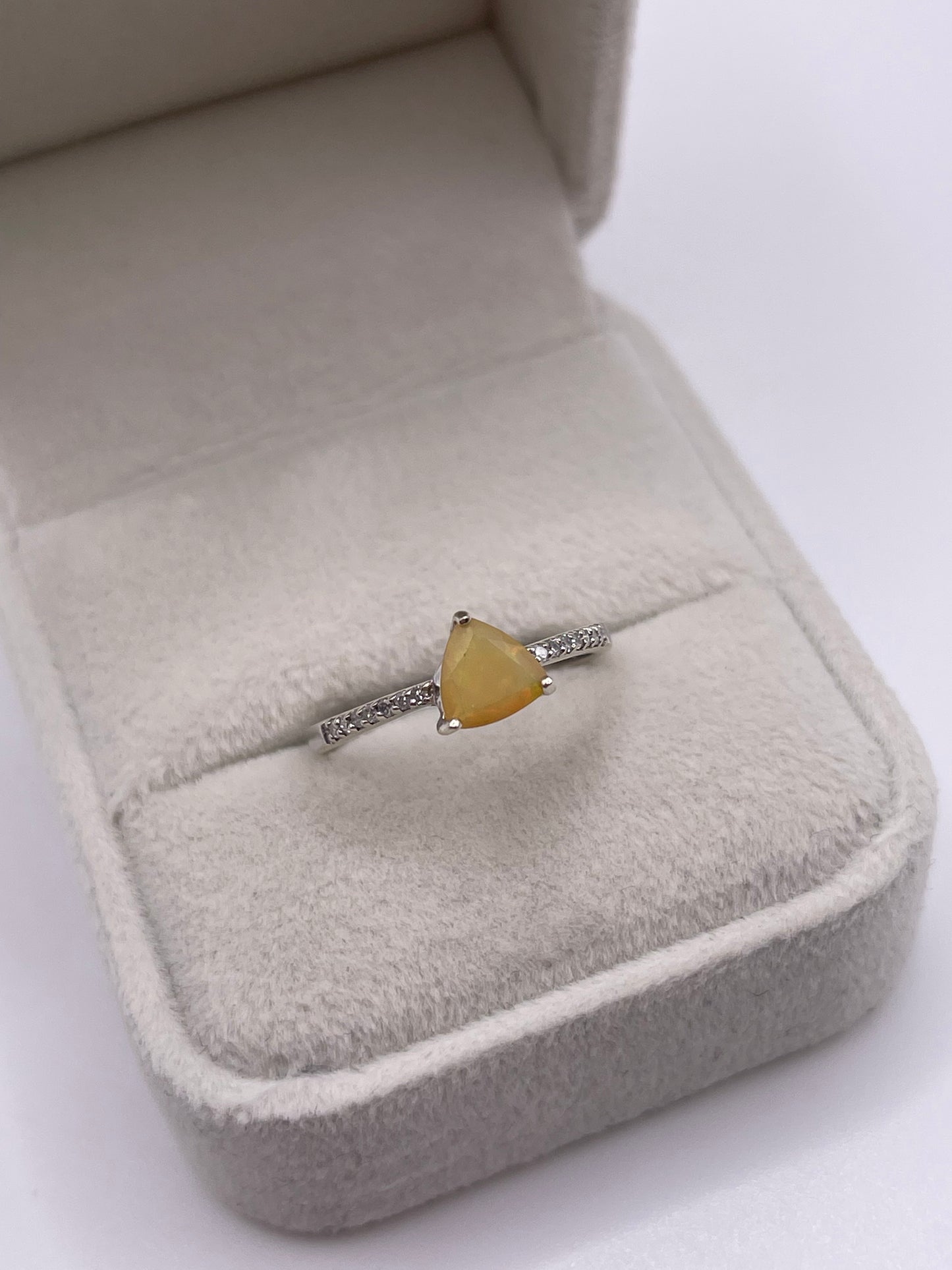 9ct gold opal and diamond ring